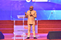 Pastor-Taiwo-at-Thursday-Showers-Service