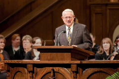 Pastor-Chuck-Swindoll